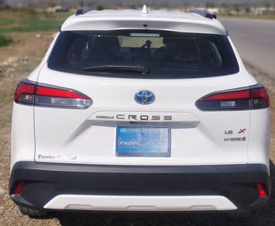 Toyota Corolla cross 1.8 x  hybrid
