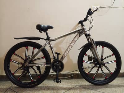 26 INCH IMPORTED (ROXY) GEAR CYCLE 6 MONTHS USED 03417831299