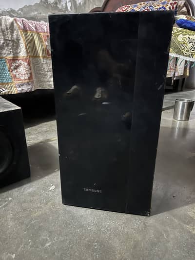 1 box samsung company Bass, 1 box speaker, 1 amplifier