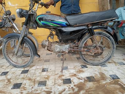 super star bike 2014 model Karachi num sirf book or nic ha