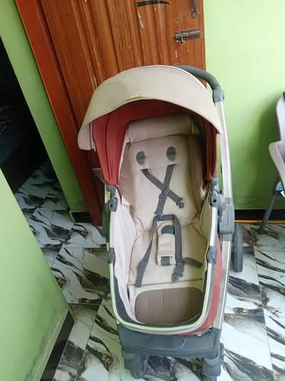 Branded baby stroller sell karna hai bikul naya hai