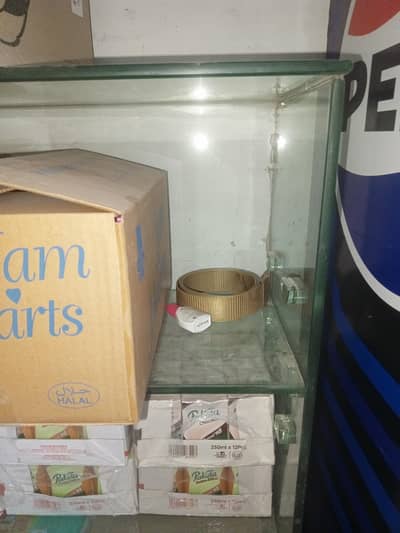 I am selling full mirror shop counter  all mirror is 12 mm