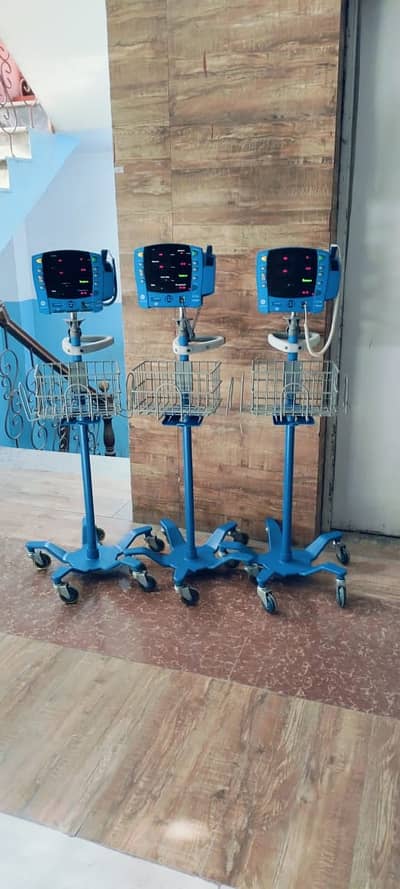 patient cardiac monitor | patient vitals| "NIBP" and "SpO2" bed tables