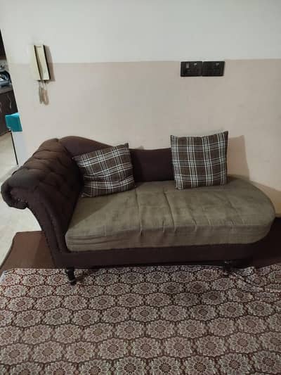 Dewan with 2 sofa chair with one puffy