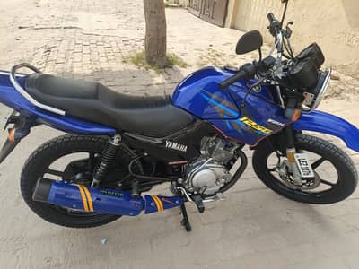 YamaHa 125G . . . . . . .