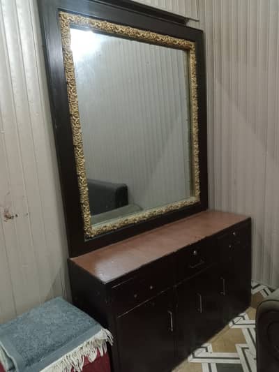 dressing table