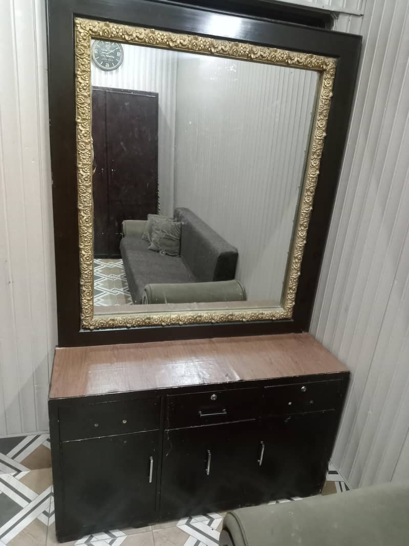 dressing table 1