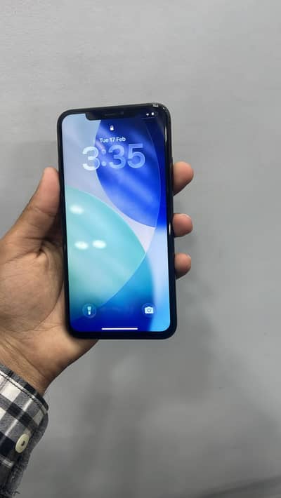 condition 10/10 64GB battery 100