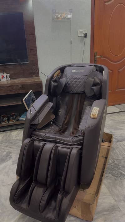 JC Buckman Rejuvenate Massage Chair