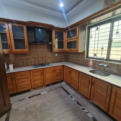 10 marla Lower portion available for rent wapda Town ph1 block G3