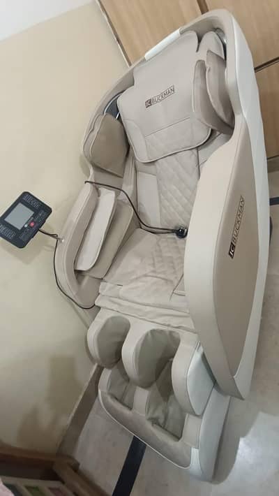 Luxury Massage Chair for Sale. Excellent condition. Mobile#03215207478