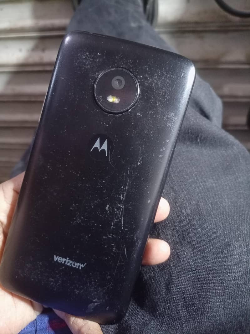 moto e4 3