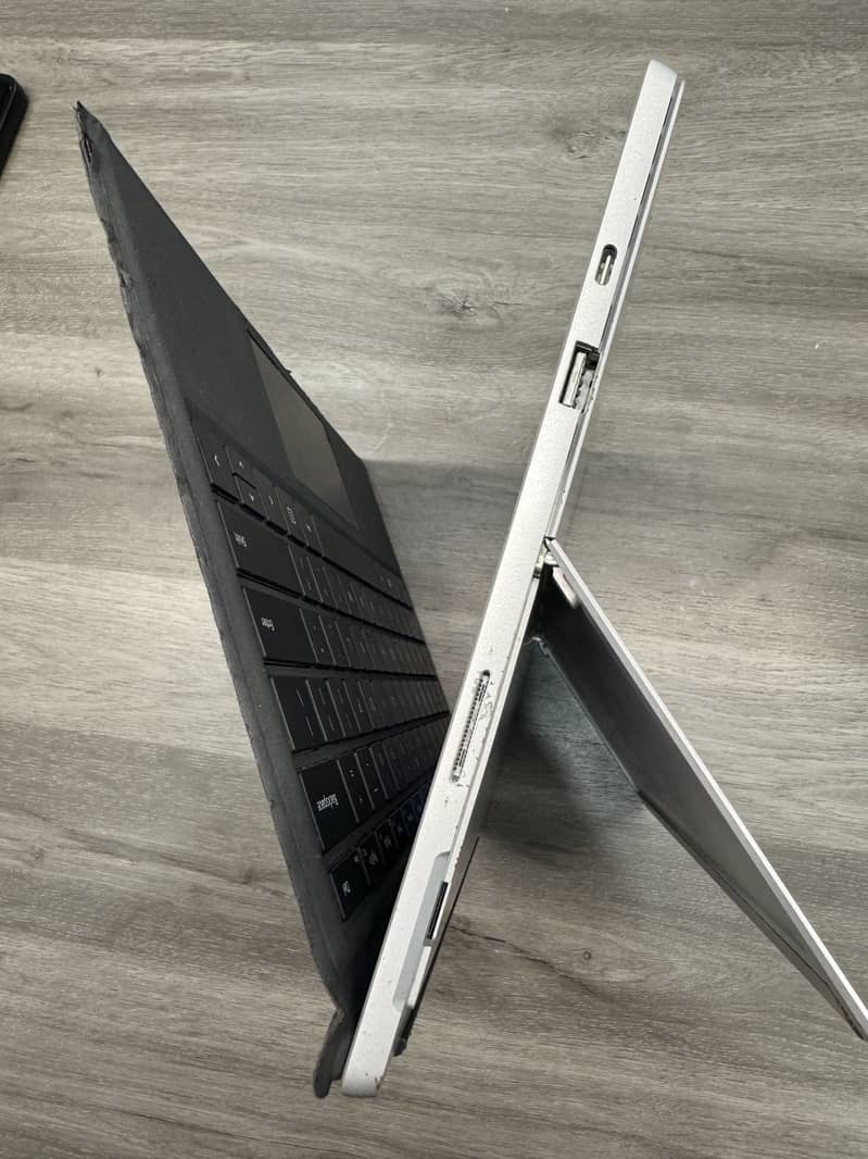 Microsoft Surface Pro 7 5