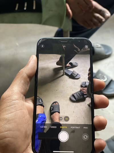 I phone 12 non pta 64 GB total genuine water pack Battery health 80