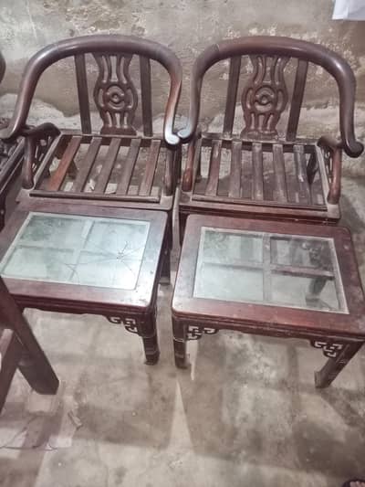 2 sofa abd 2 small table urgent sell