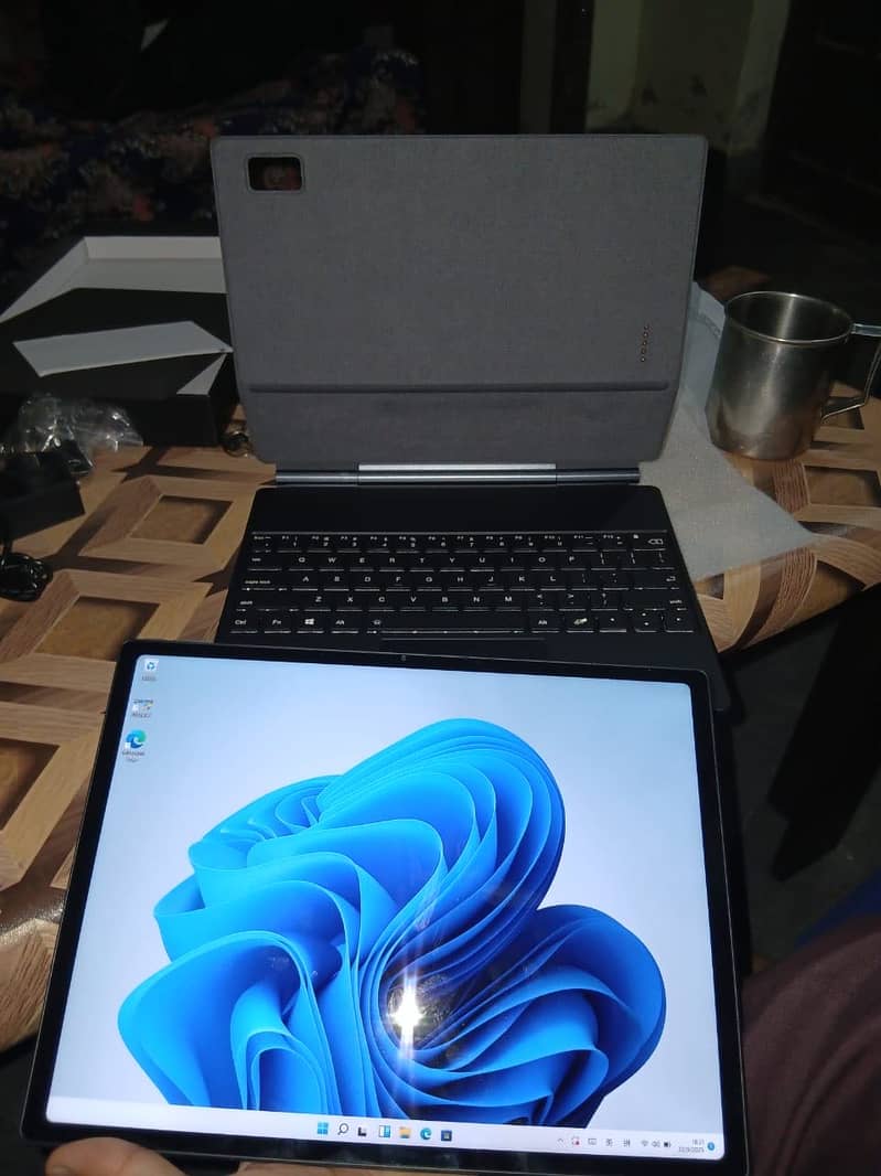 intel dree Surface Book Pro 0