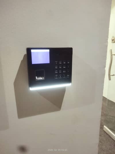 face biometric attendance machine with cloud & mobile app