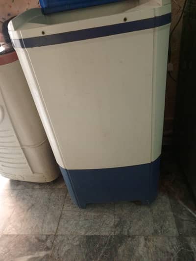 washing machine for sale in very good condition
