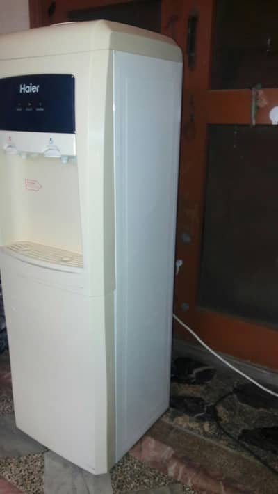 Haier water dispencer
