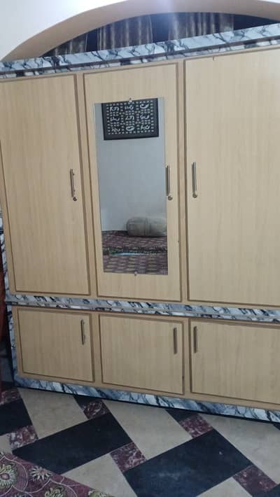 Good condition and king size wardrobe