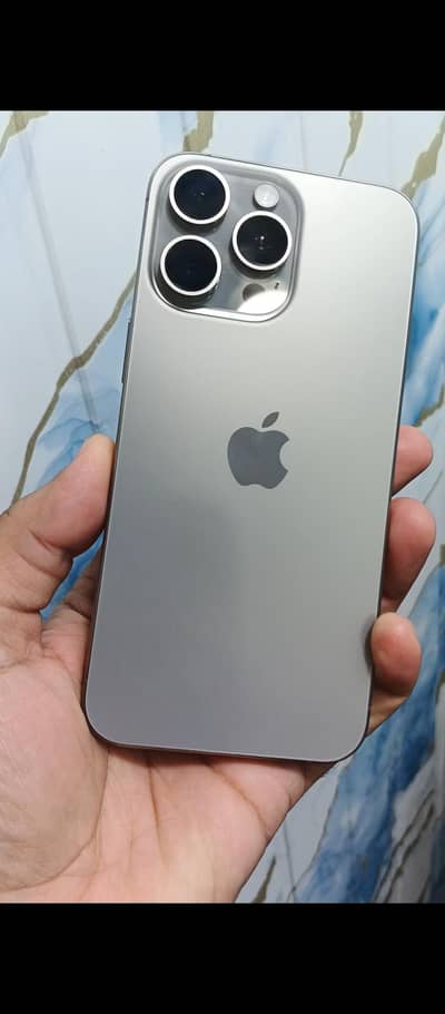 iPhone 15 Pro Max F. U