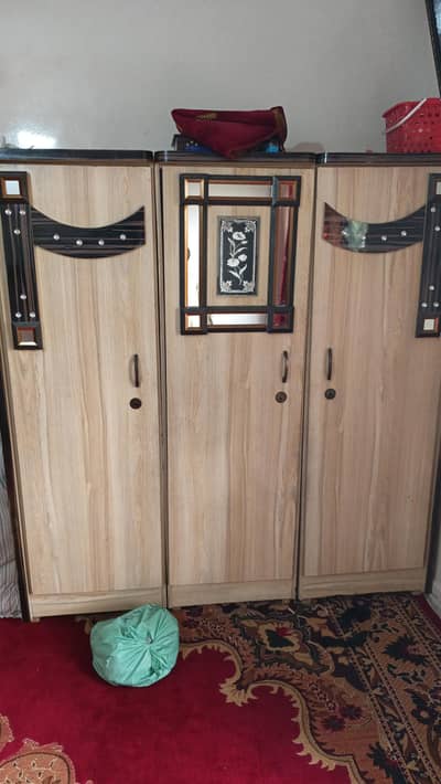 babut hi ala qisam ka materials se bana hai