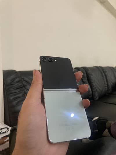 Samsung Galaxy Z Flip 5