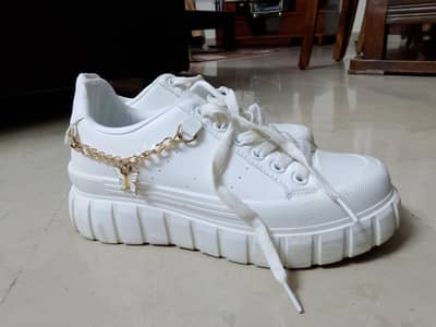 women white sneakers for sale
