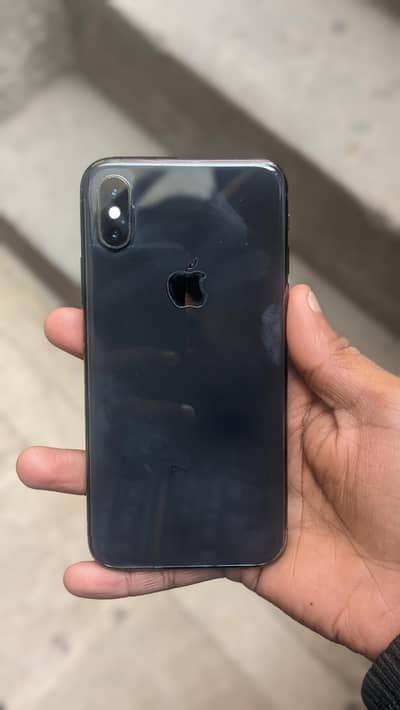 I phone xs all okay 64 Gb