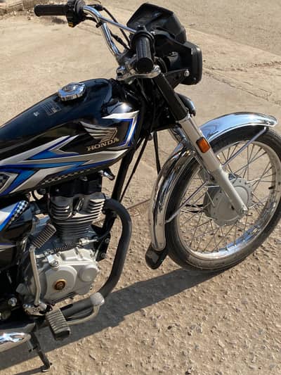 honda 125 model 25 . . condition 10/10