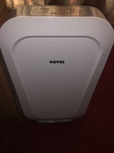 Royal air purifier almost brand new