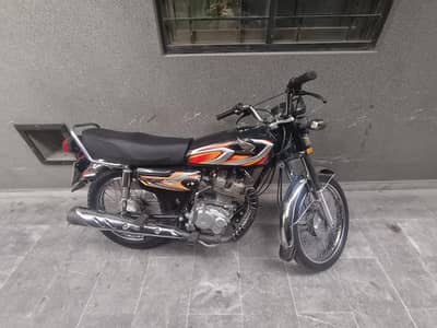 Honda 125  model 2022  urgent sale