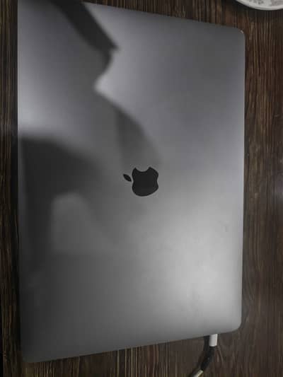 Macbook Pro 2019 (Core i9, 64GB RAM, 8GB AMD Radeon Pro, 1TB SSD)