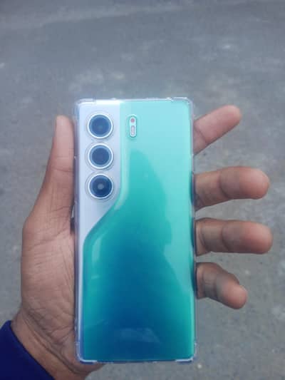 Tecno camon 40 pro