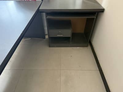 Office table condition 10/10