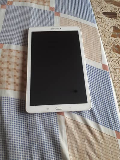 Samsung tablet E SM-T-561 with box