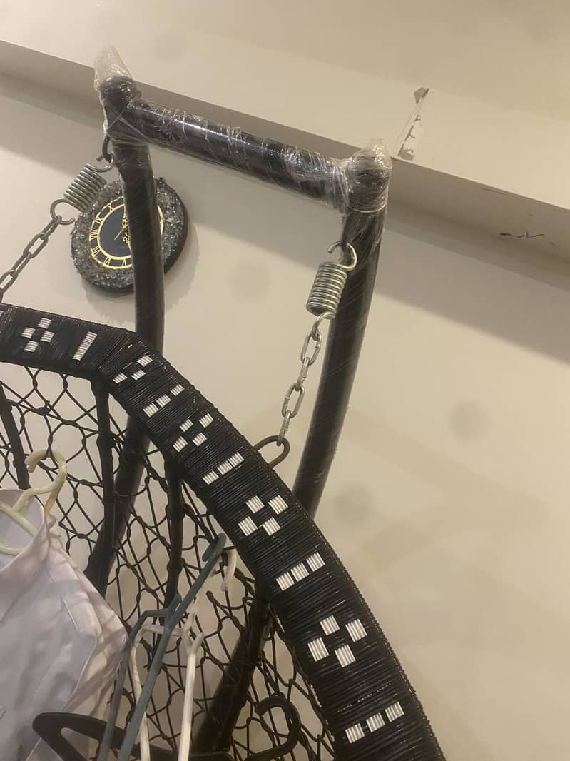 Large double support swing 1