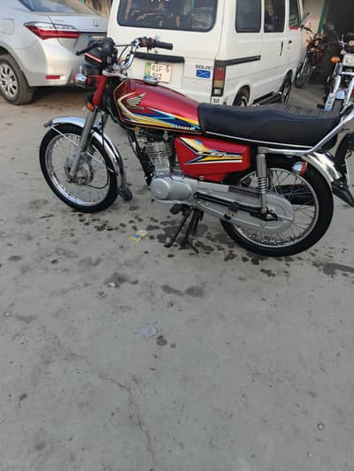 Honda 19 model. Whatsapp no 03045007167
