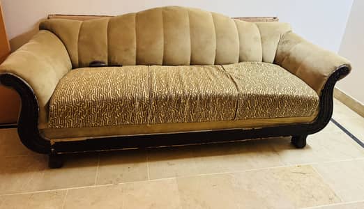7 seater sofa with 1 matching 3 sethi