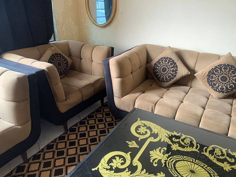 5 seeter sofa set with table 2