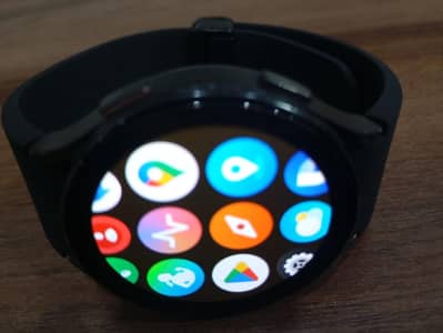 Samsung Galaxy Smart watch 5 44mm Amoled display