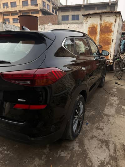 Hyundai Tucson AWD hatrack