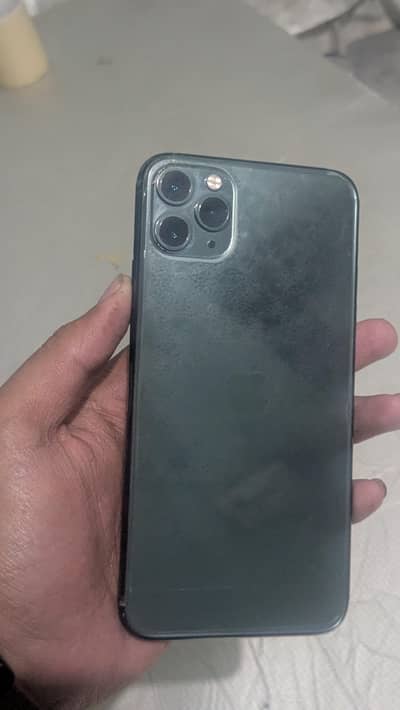 iphone 11 pro max/ 87 battery health/ 10 by 10