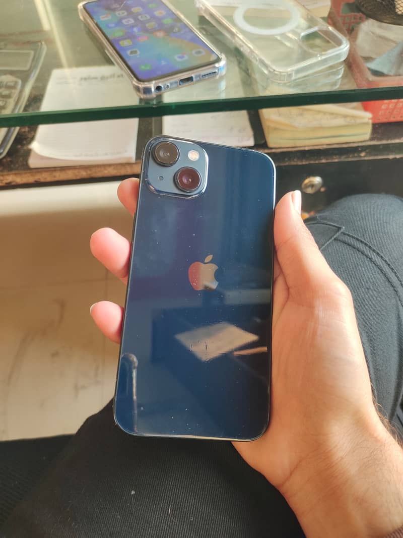 Apple iPhone 13 4