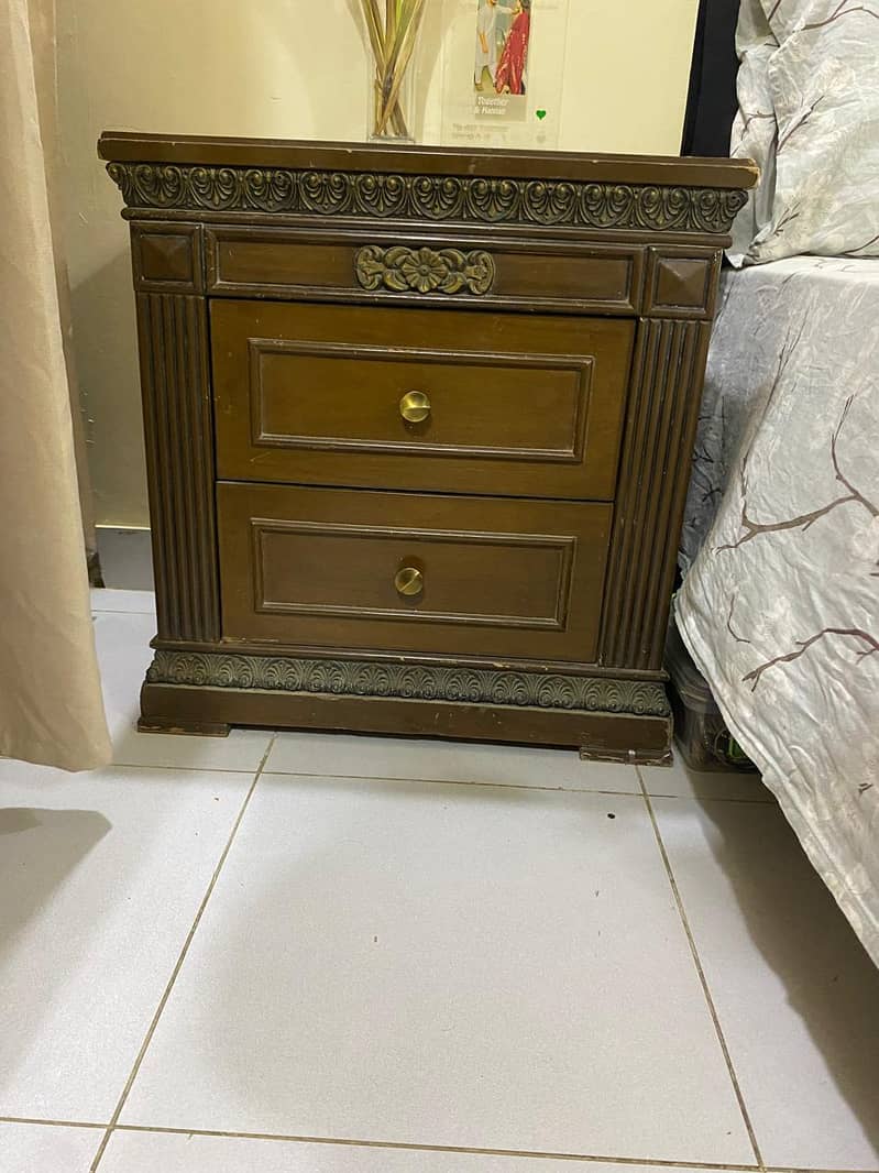 Queen Size Wooden Bedroom Set – Complete Set – Good Condition 0