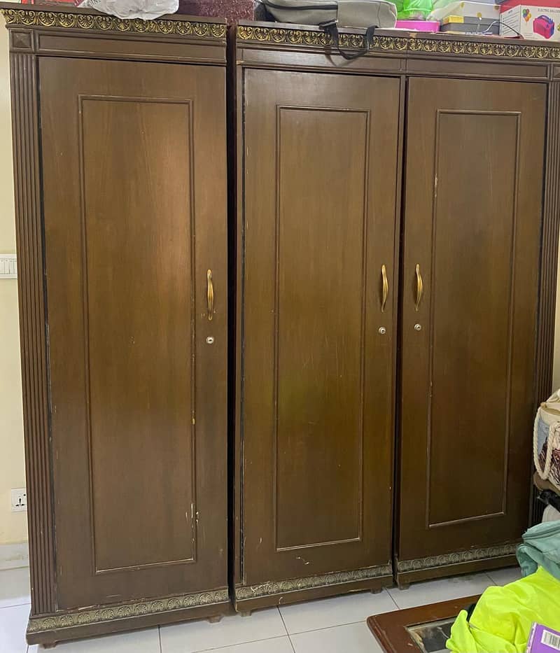 Queen Size Wooden Bedroom Set – Complete Set – Good Condition 3
