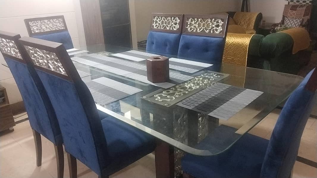 dining table condition 10\10 3