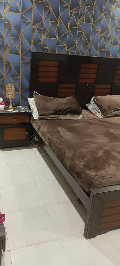 1 Double bed 2 side tables  2 single beds  1 dresser