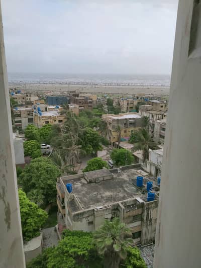 city facing 4-Bedroom Apartment in Florida Homes 3-Side Open