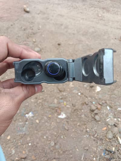 M25 Game Bluetooth Headset – 1 Earbud Missing – Working Case